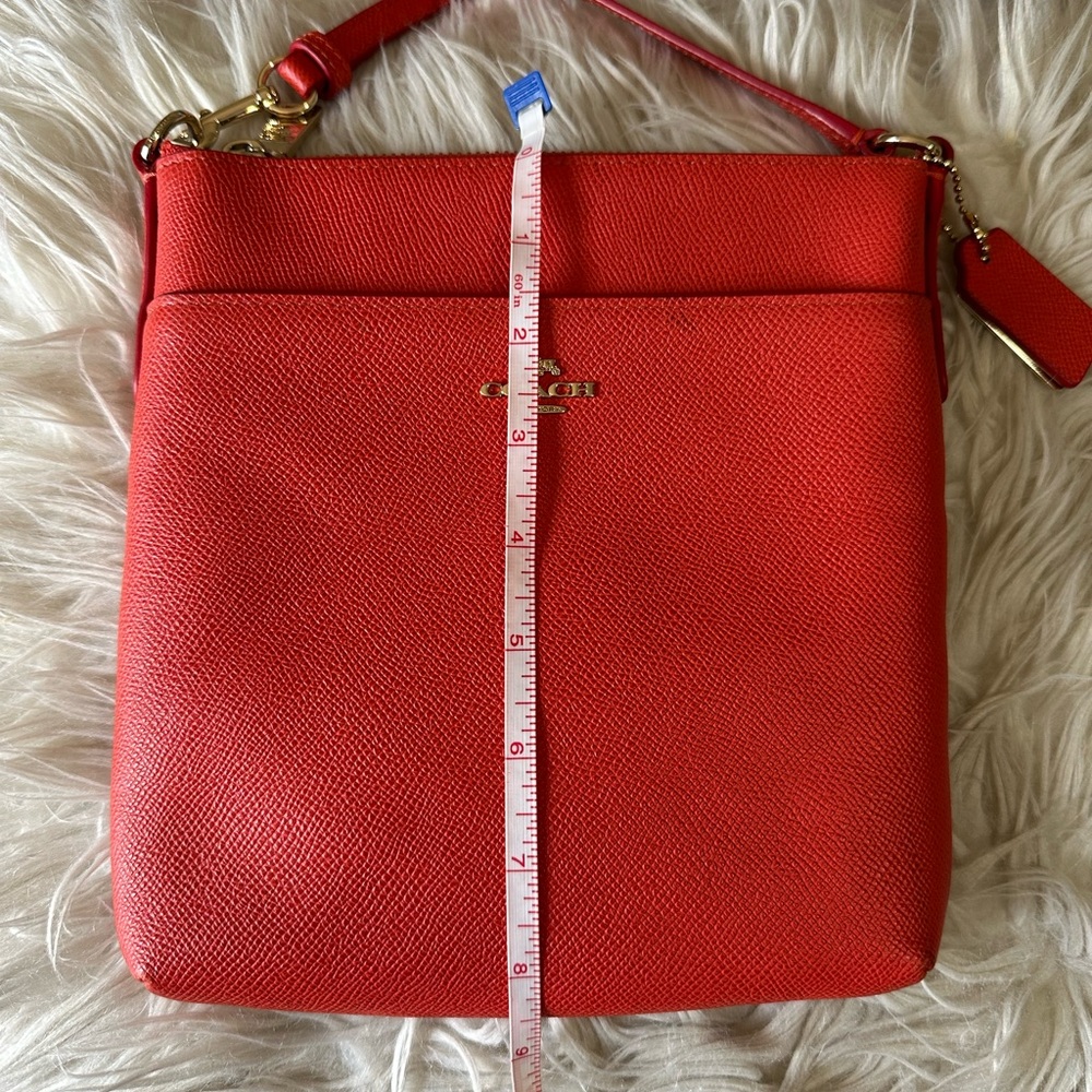 Coach Kitt Messenger Crossgrain Leather Crossbody Bag - Picture 3 of 15